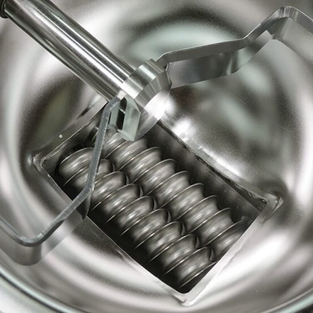 Twin screw feeder